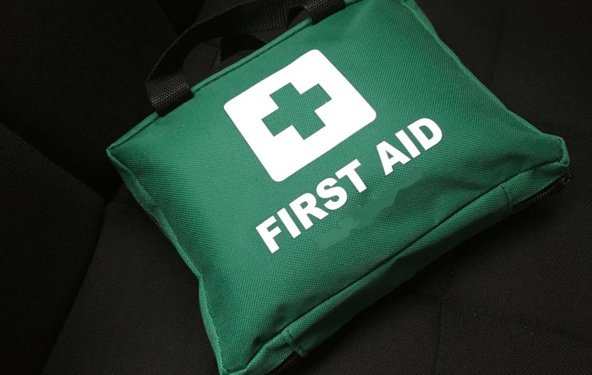 Contacting 999 & First Aid when you stammer A first aid kit