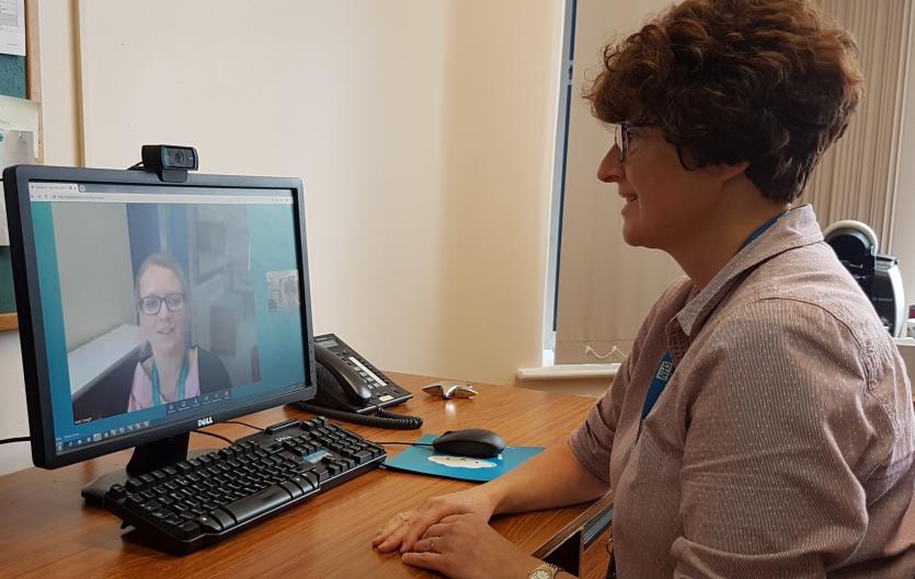 The impact of Covid-19 on stammering services A speech & language therapist providing therapy via video conferencing