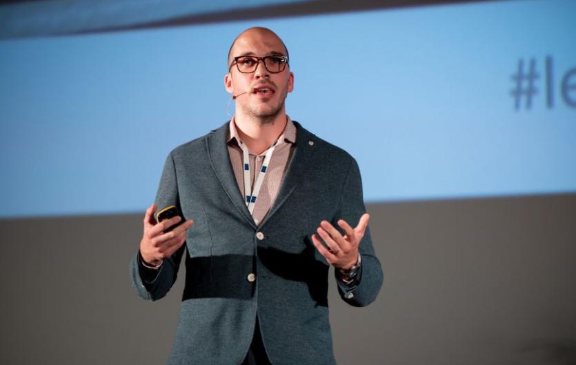 New: Entrepreneurs who stammer network A man giving a public speech